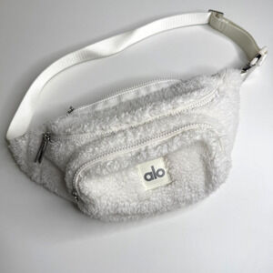 Alo Sherpa Fanny Pack Body Bag Durable Nylon Lining Multiple Pockets‎